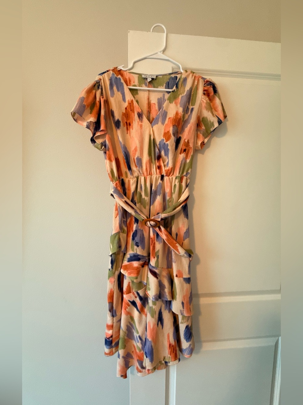 sofia by sofia vergara Multicolor V-Neck Tiered Midi Dress with Belt